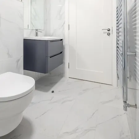 Apartment 1st Floor Stylish 2-bed Drogheda
