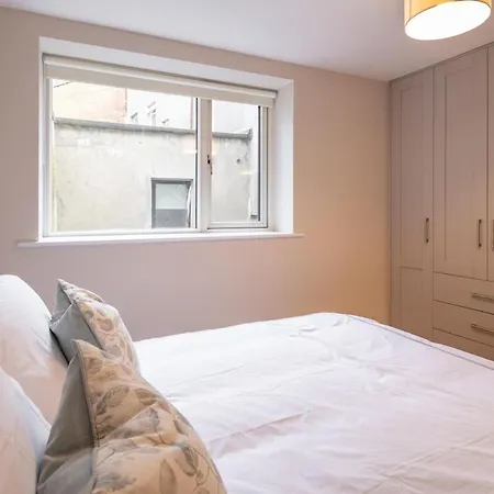 Apartment 1st Floor Stylish 2-bed *
