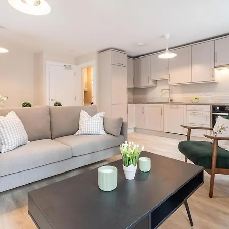 1st Floor Stylish 2-bed Apartment Drogheda